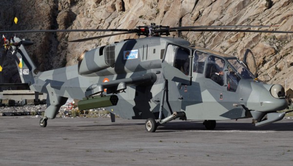 Ra mắt máy bay trực thăng tấn công do Ấn Độ sản xuất
