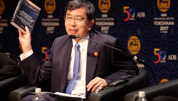 Điểm sách: Sự trỗi dậy của châu Á: Triển vọng và xa hơn nữa. Hồi ký của Chủ tịch Ngân hàng Phát triển Châu Á 2013–2020