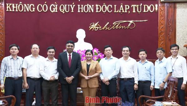Doanh nghiệp Ấn Độ tìm hiểu cơ hội hợp tác kinh doanh ở Bình Phước