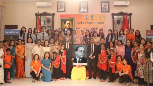 Trung tâm Nghiên cứu Ấn Độ tham dự chương trình "Ngày Ambedkar Jayanti và Những lễ hội thu hoạch Ấn Độ" tại Đại sứ quán Ấn Độ