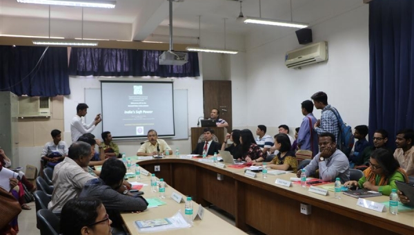 Trung tâm Nghiên cứu Ấn Độ tham gia buổi tọa đàm khoa học về sức mạnh mềm của Ấn Độ tại Viện Chính trị học, Trường Zakir Husain, Đại học Delhi, Ấn Độ