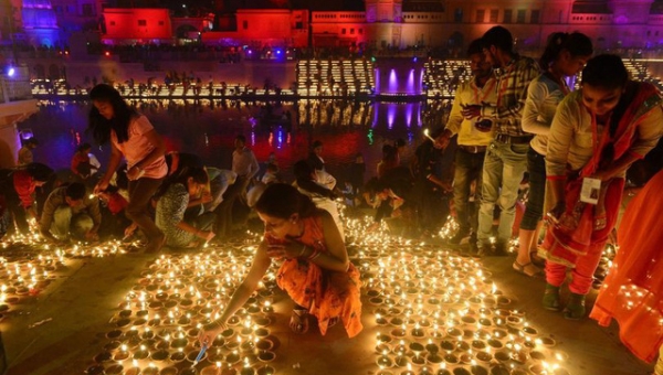 Ấn Độ xác lập kỷ lục Guinness trong lễ hội Ánh sáng Diwali năm nay