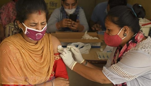 Hàng nghìn người tại Ấn Độ là nạn nhân của tiêm chủng giả