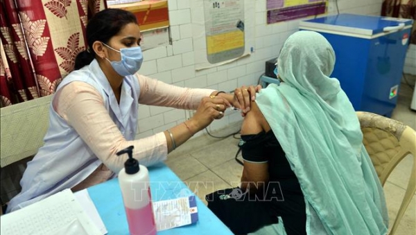 Ấn Độ: 70% người trưởng thành đã tiêm ít nhất 1 liều vaccine ngừa COVID-19