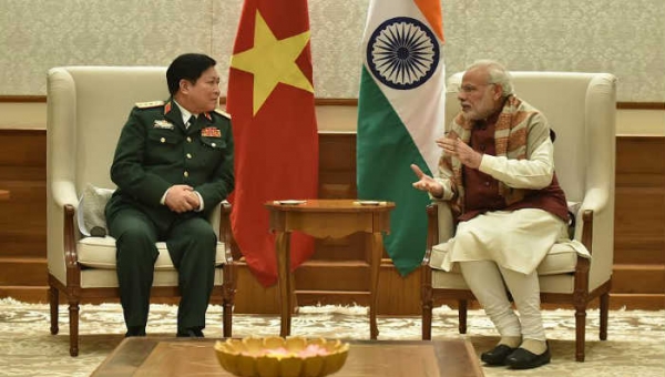 Bộ trưởng Quốc phòng Việt Nam Ngô Xuân Lịch hội kiến Thủ tướng Ấn Độ Narendra Modi