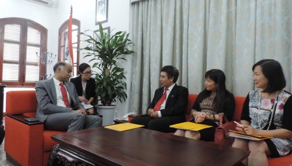 Giám đốc Trung tâm Nghiên cứu Ấn Độ thăm và làm việc với Đại sứ quán Ấn Độ tại Việt Nam