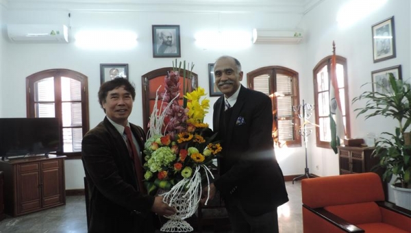 Trung tâm Nghiên cứu Ấn Độ làm việc với Đại sứ quán Ấn Độ tại Việt Nam