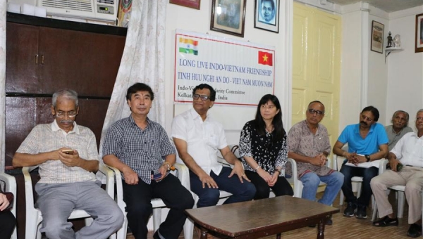 Trung tâm Nghiên cứu Ấn Độ làm việc với lãnh đạo Ủy ban Đoàn kết Ấn Độ - Việt Nam bang Tây Bengal và nhân sĩ trí thức thành phố Kolkata, Tây Bengal