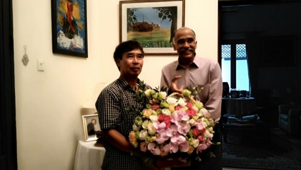 Chủ tịch Hội đồng Khoa học, nguyên Giám đốc sáng lập Trung tâm Nghiên cứu Ấn Độ làm việc với Đại sứ Đặc mệnh toàn quyền Cộng hòa Ấn Độ tại Việt Nam