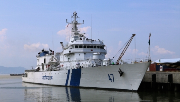 Tàu SAMRAT của Lực lượng Bảo vệ Ấn Độ thăm Đà Nẵng