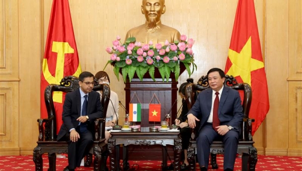 Đại sứ đặc mệnh toàn quyền Cộng hòa Ấn Độ tại Việt Nam thăm và làm việc tại Học viện