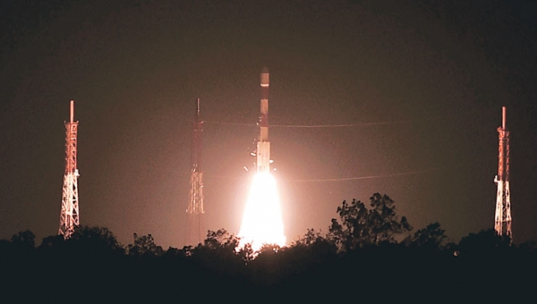 Ấn Độ đưa thành công 5 vệ tinh của Anh lên quỹ đạo Trái Đất