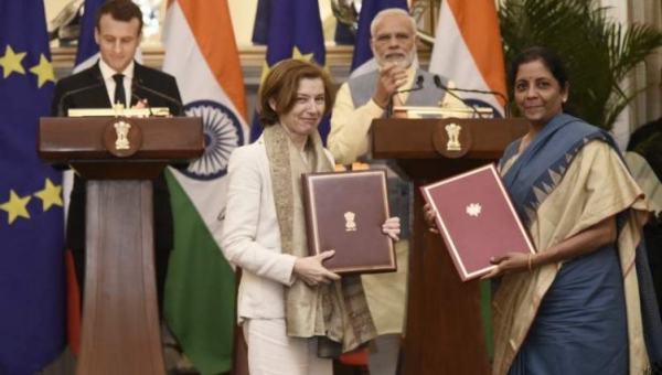 Ấn Độ và Pháp ký hai hiệp định thúc đẩy hợp tác trong ngành đường sắt