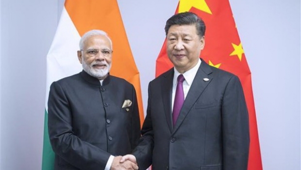 Lãnh đạo Trung - Ấn gặp nhau bên lề Hội nghị thượng đỉnh SCO