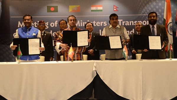 Ấn Độ bắt đầu thực hiện hiệp định xe cơ giới với Bangladesh và Nepal