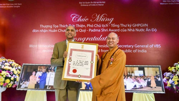 Thượng tọa Thích Đức Thiện được nhận Huân chương Padma Shri của Ấn Độ