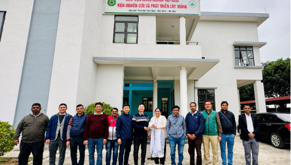 Hợp tác nghiên cứu khoa học nông nghiệp với trường đại học tại Ấn Độ