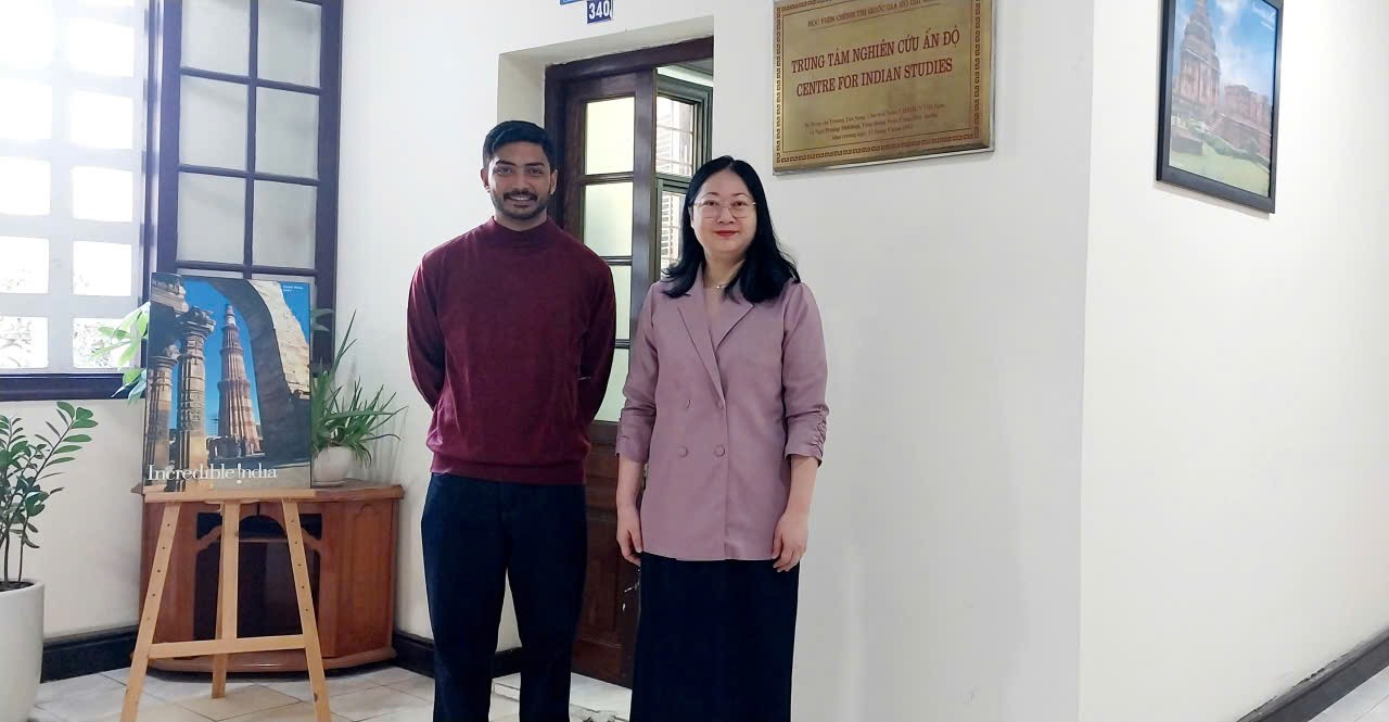 Trung tâm Nghiên cứu Ấn Độ tiếp và làm việc với đại diện Đại học Toàn cầu O.P. Jindal Ấn Độ