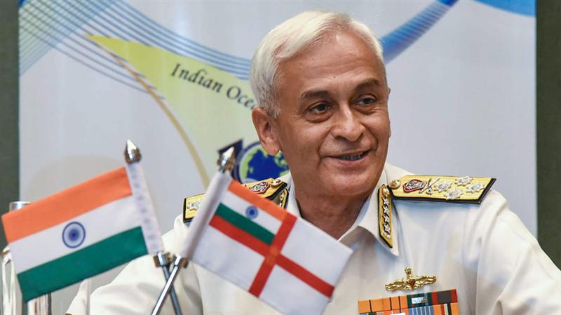 Tư lệnh Hải quân Ấn Độ Sunil Lanba thăm Nga