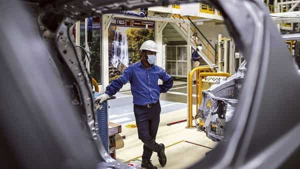 Fitch chốt tăng trưởng GDP của Ấn Độ ở mức 12,8%