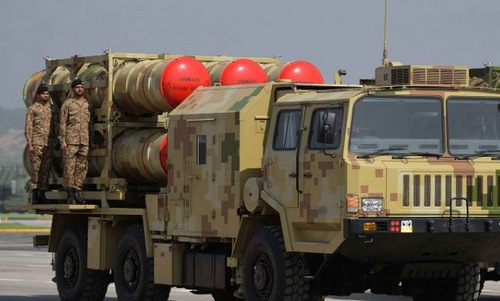 Pakistan triển khai tên lửa phòng không nhập từ Trung Quốc tại biên giới với Ấn Độ