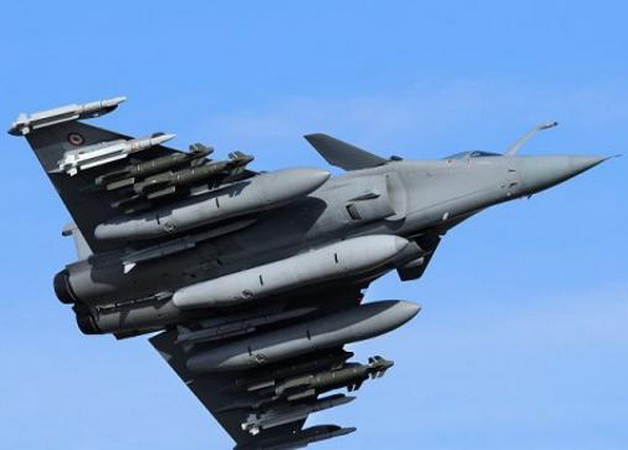 Ấn Độ ký thỏa thuận mua 36 máy bay chiến đấu Rafale của Pháp