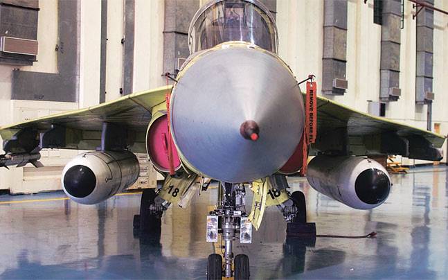 Ấn Độ đặt hàng 100 máy bay chiến đấu hạng nhẹ Tejas cải tiến
